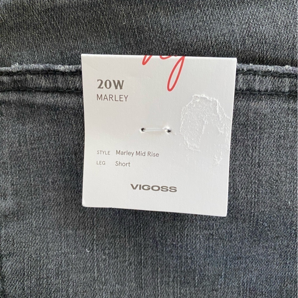 Vigoss Marley Mid Rise Cuffed Distressed Black Wash Jean Shorts NWT Size 20W - Picture 4 of 8